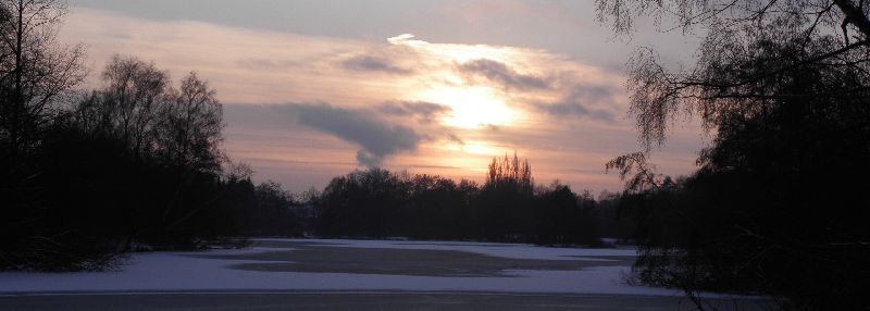 Sonnenuntergang zur Wintsersonnenwende am Jenfelder Moorsee in Hamburg